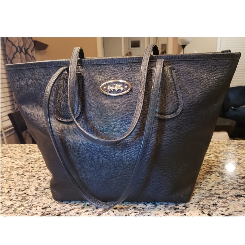 Auth Coach Pebbled Black Leather LRG Tote!